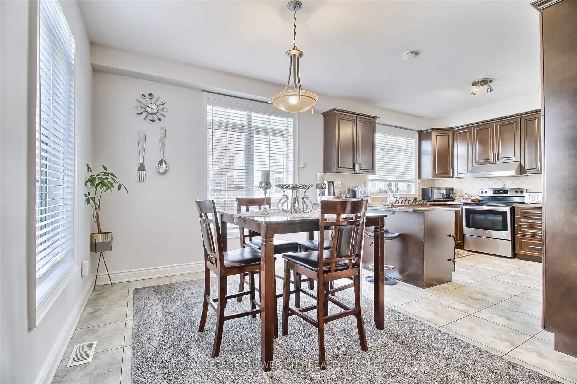 2425 North Ridge Tr