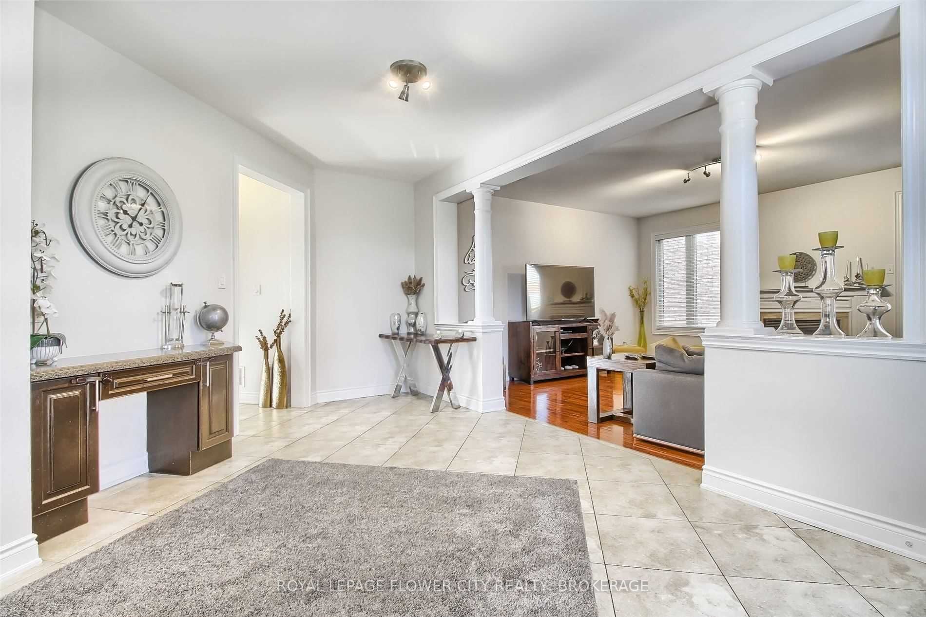 2425 North Ridge Tr