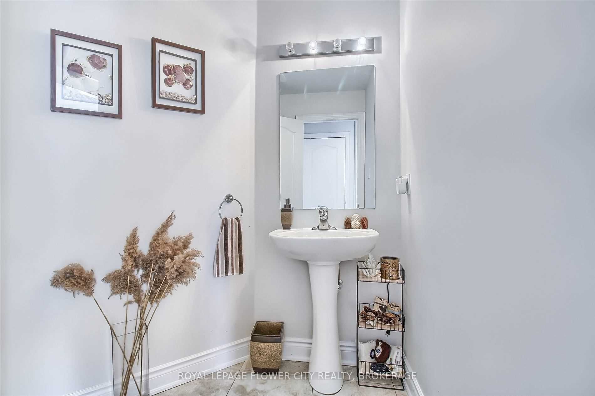 2425 North Ridge Tr