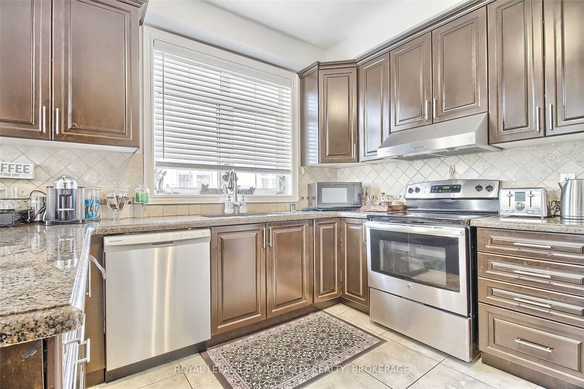 2425 North Ridge Tr
