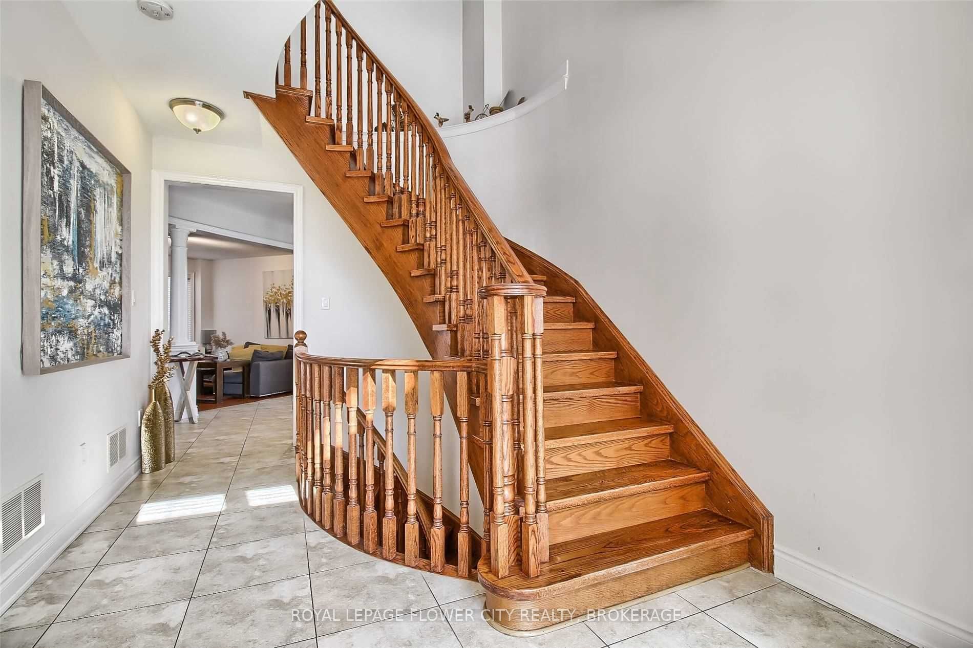2425 North Ridge Tr