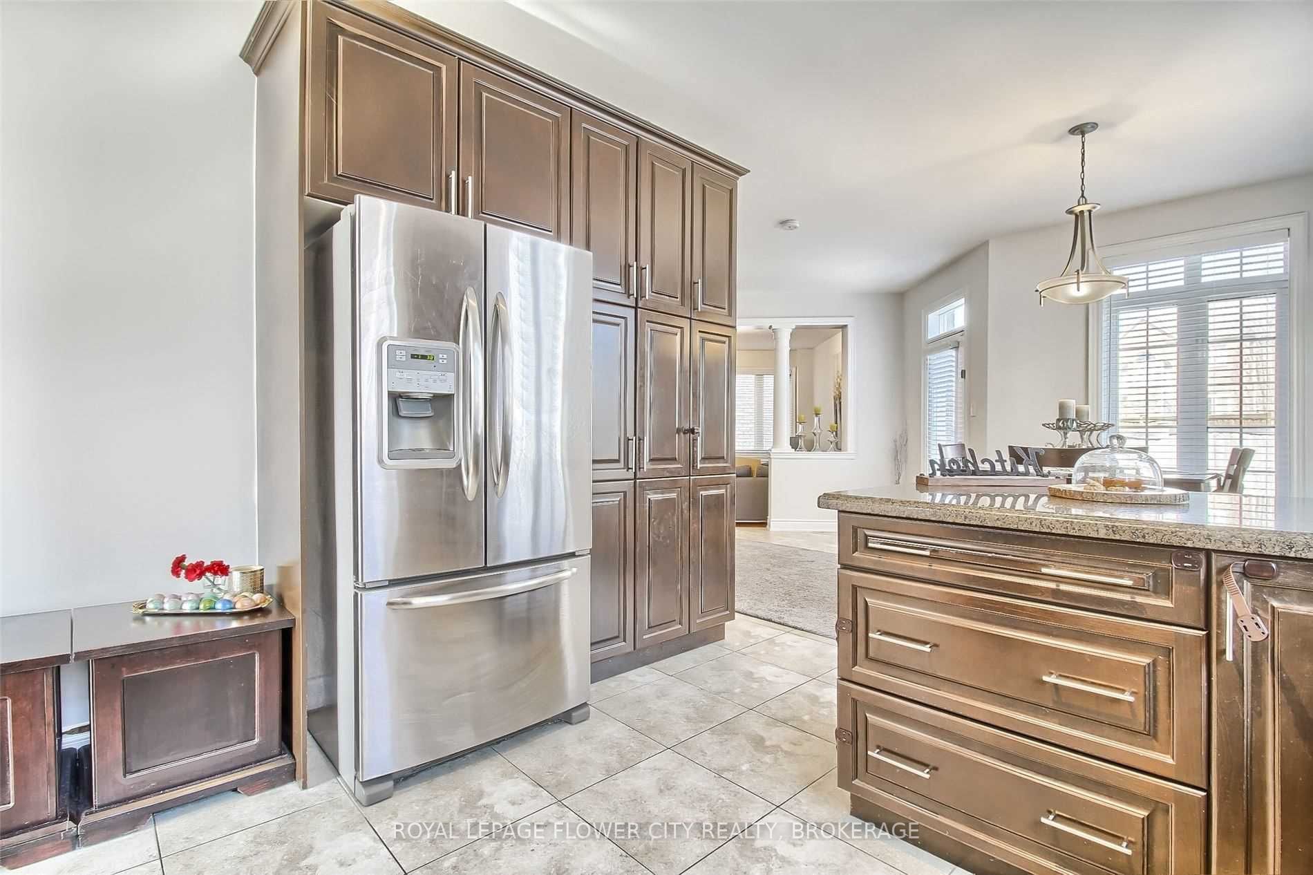 2425 North Ridge Tr
