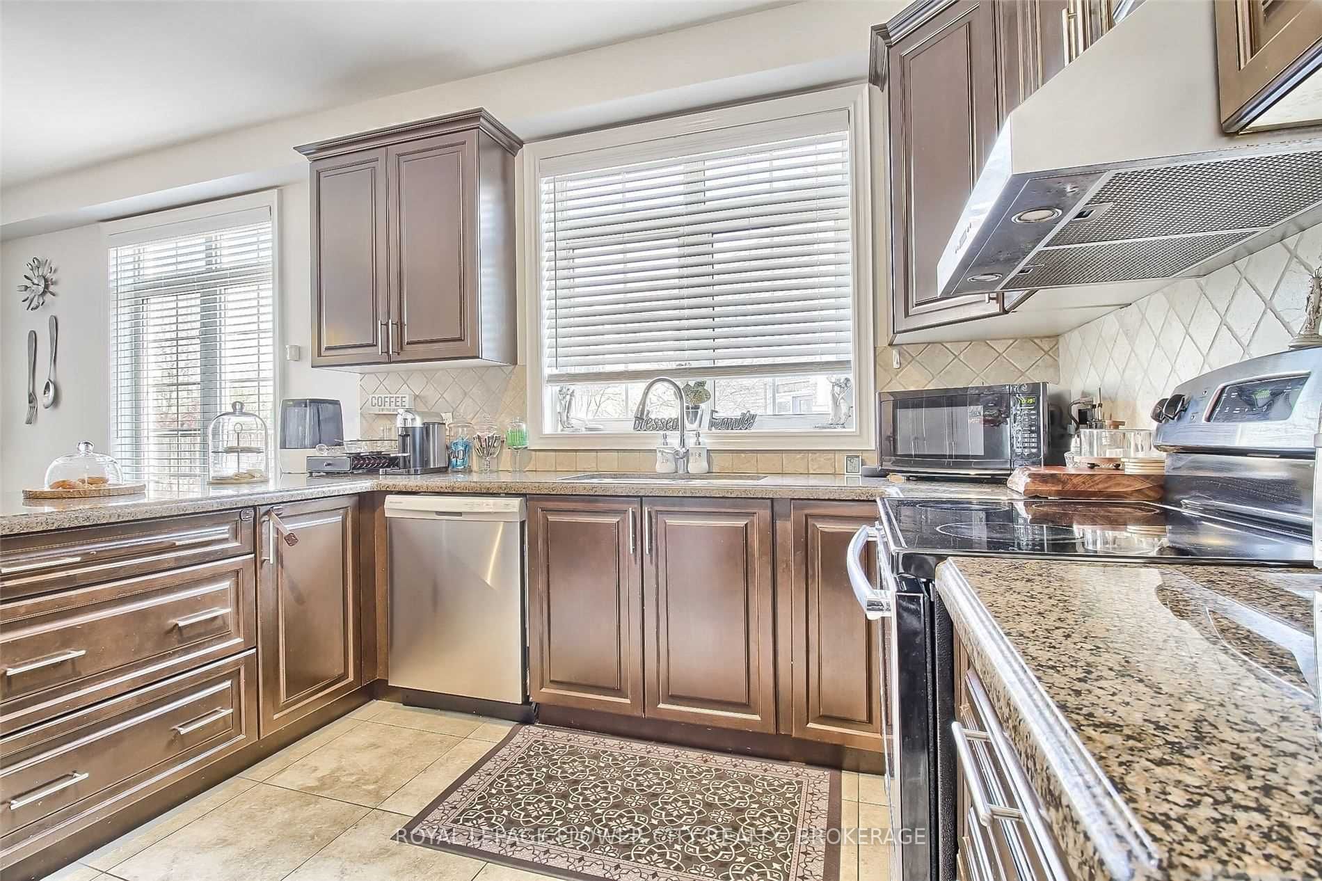 2425 North Ridge Tr