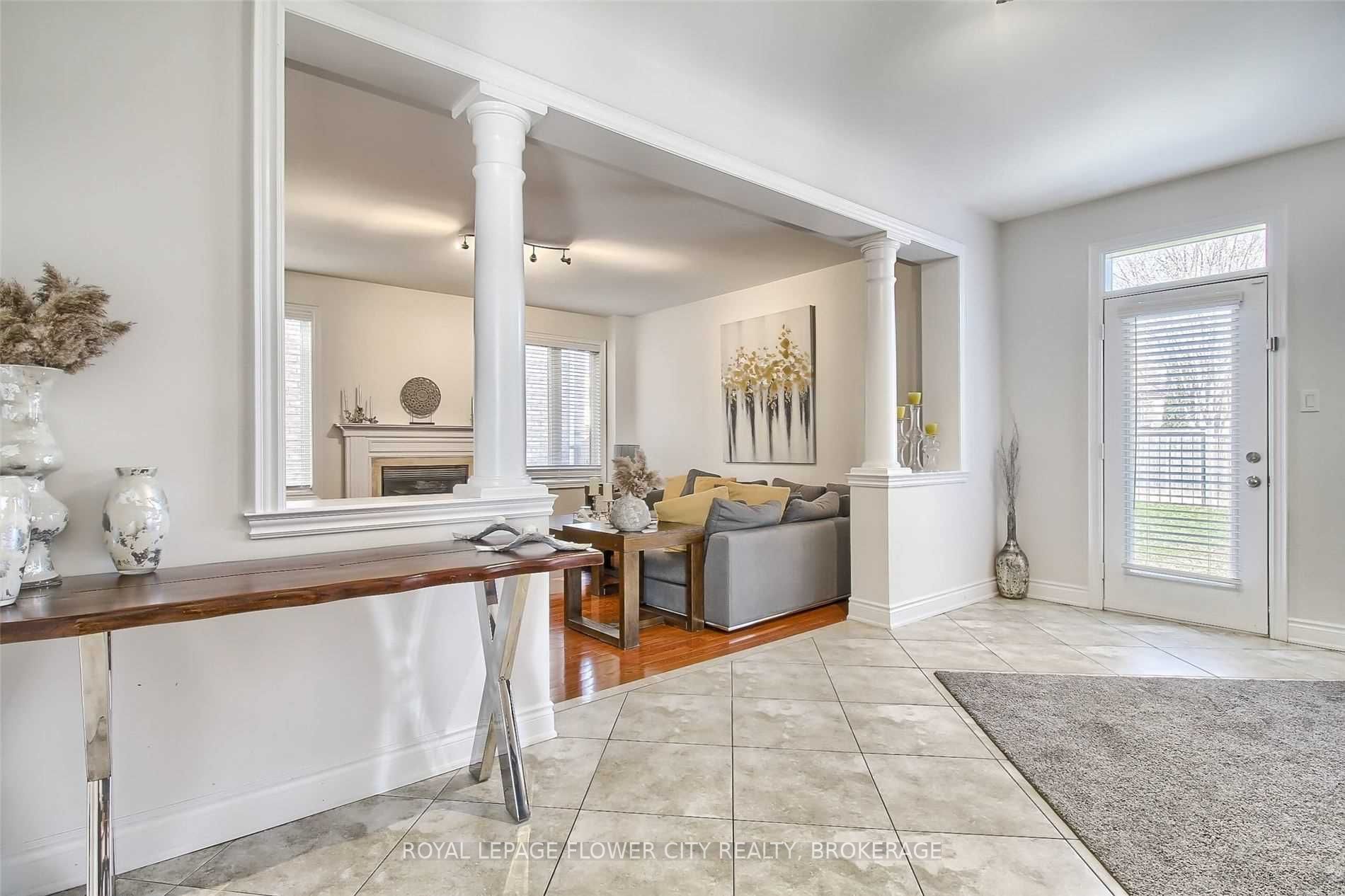2425 North Ridge Tr