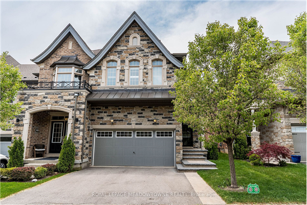 2470 Village Common, Oakville
