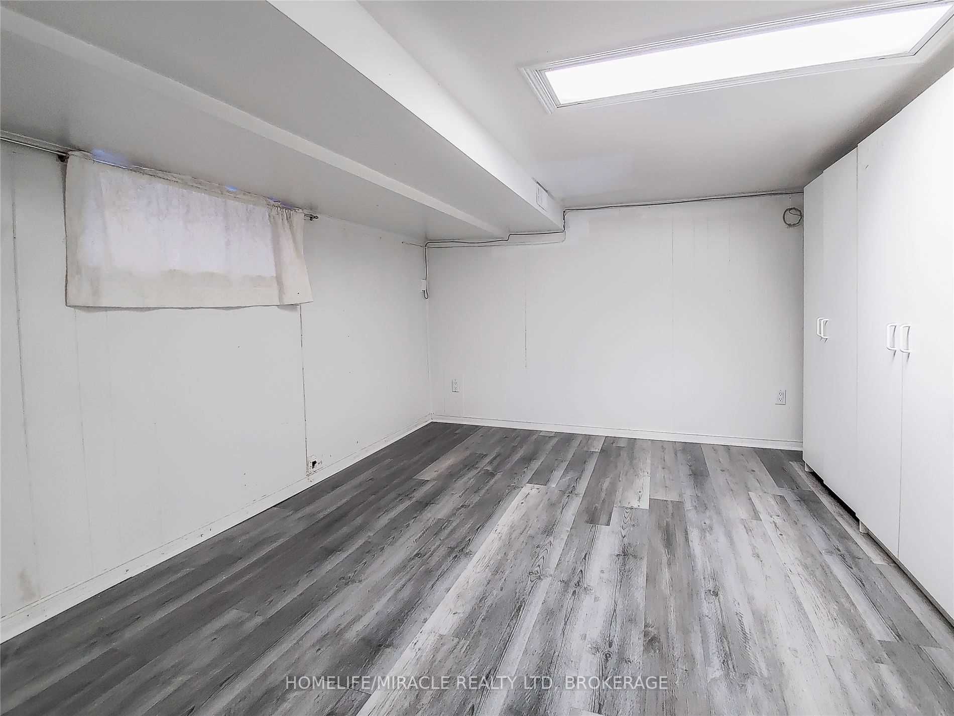 125 Foxwell St