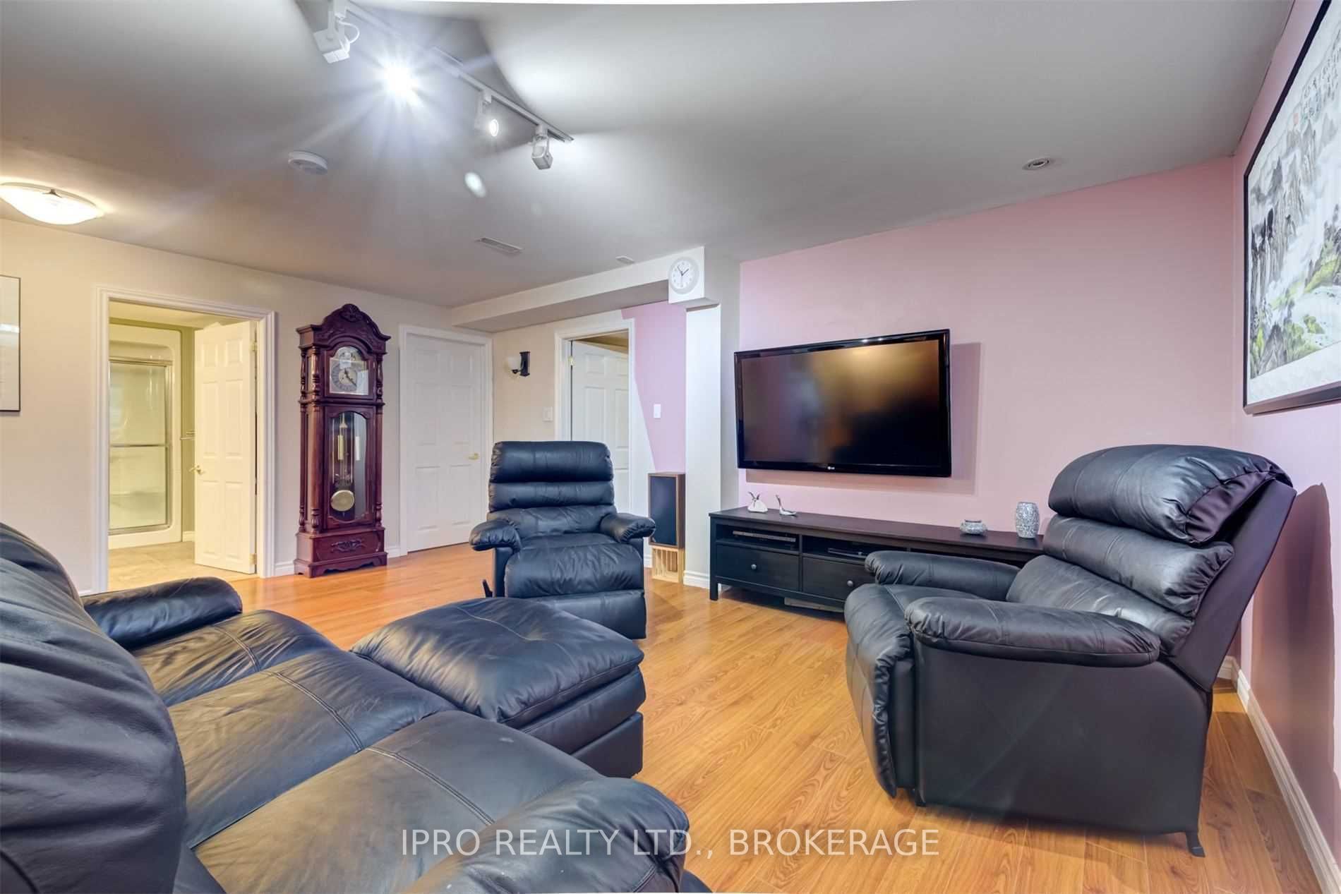 2 Orchard Park Gate, #12