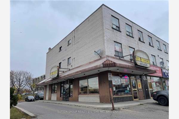 1069 Dundas St W, Mississauga
