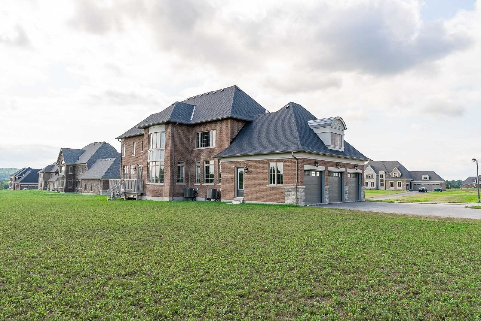276 Amos Dr