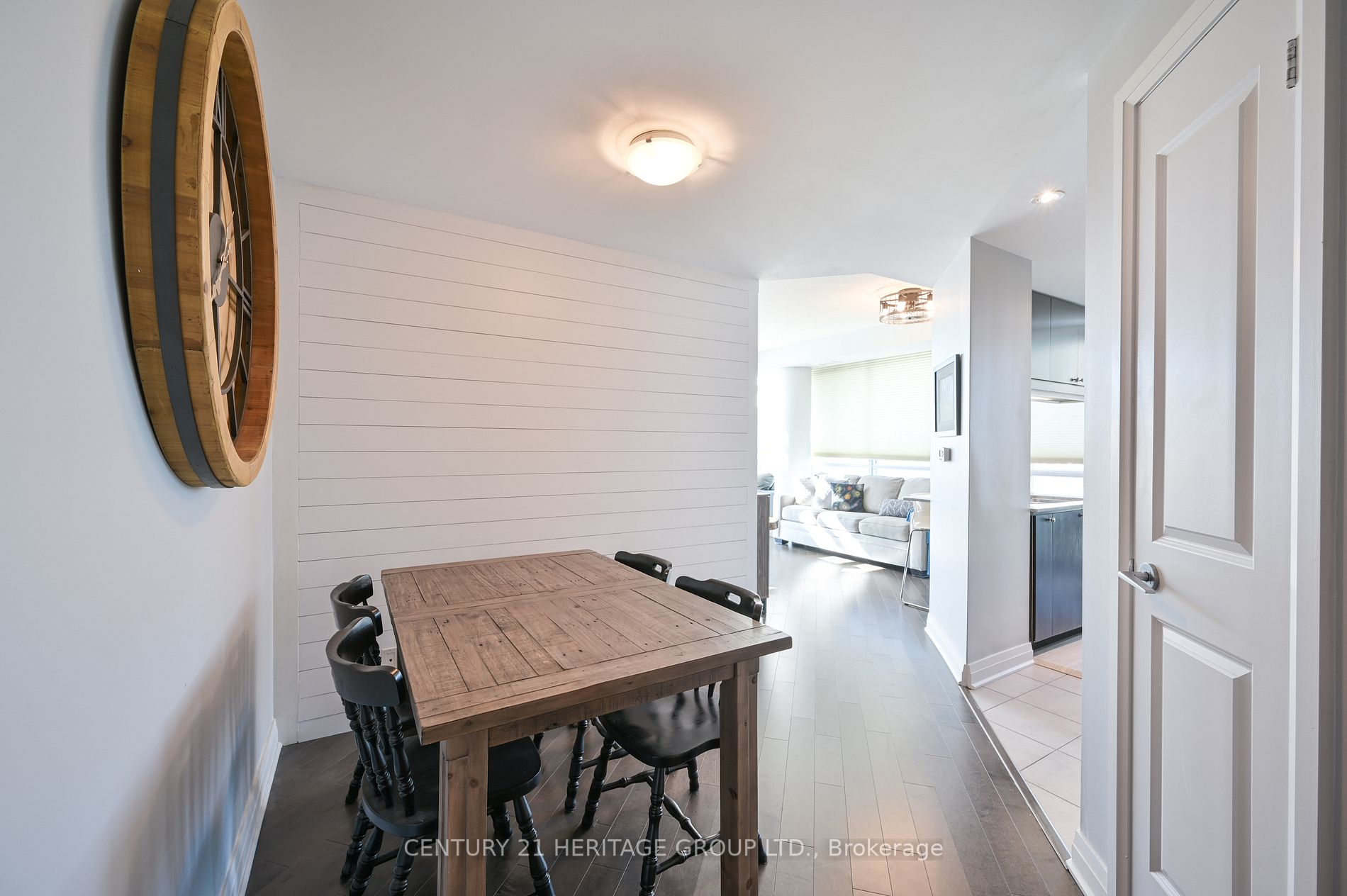 1055 Southdown Rd W, #503