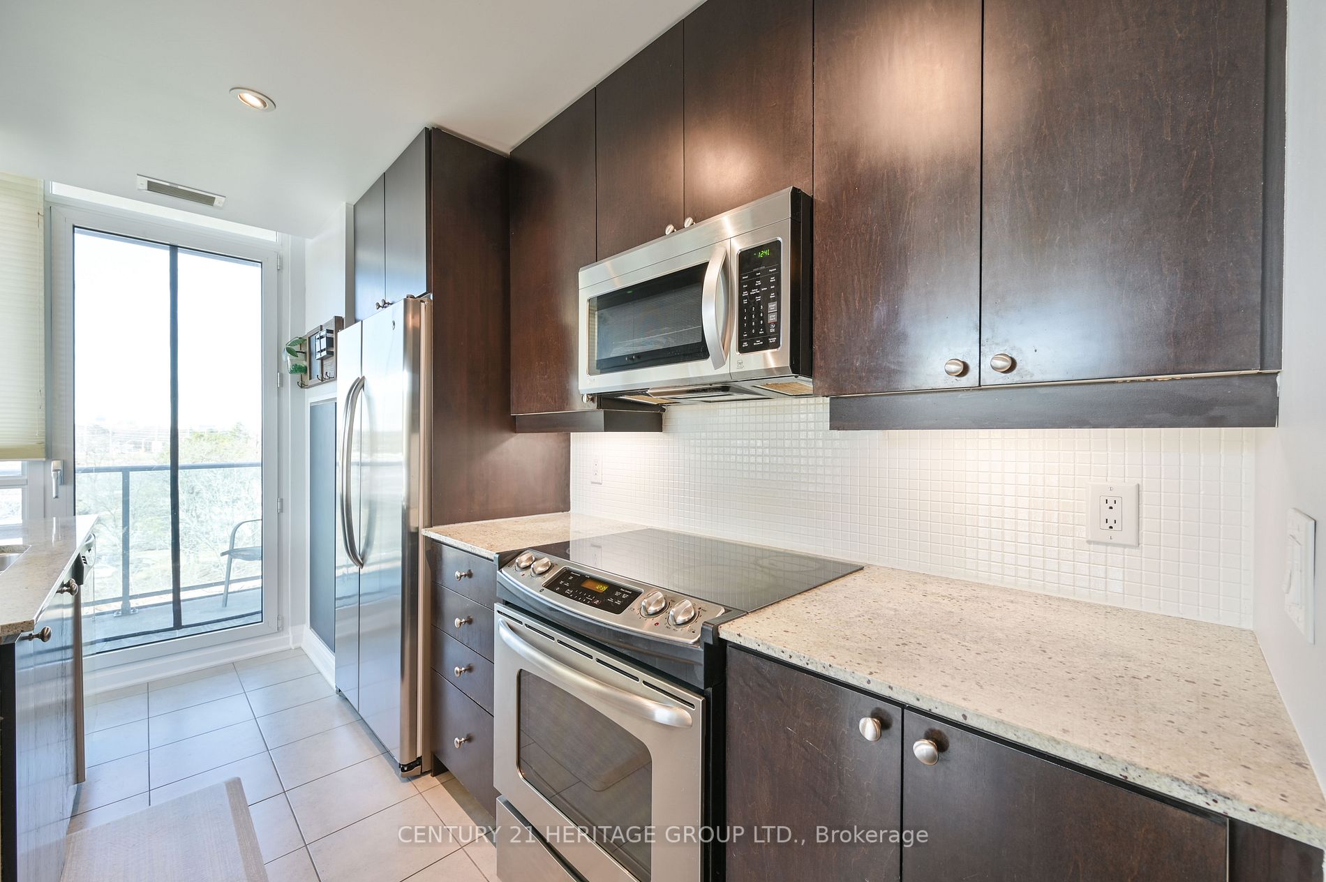 1055 Southdown Rd W, #503