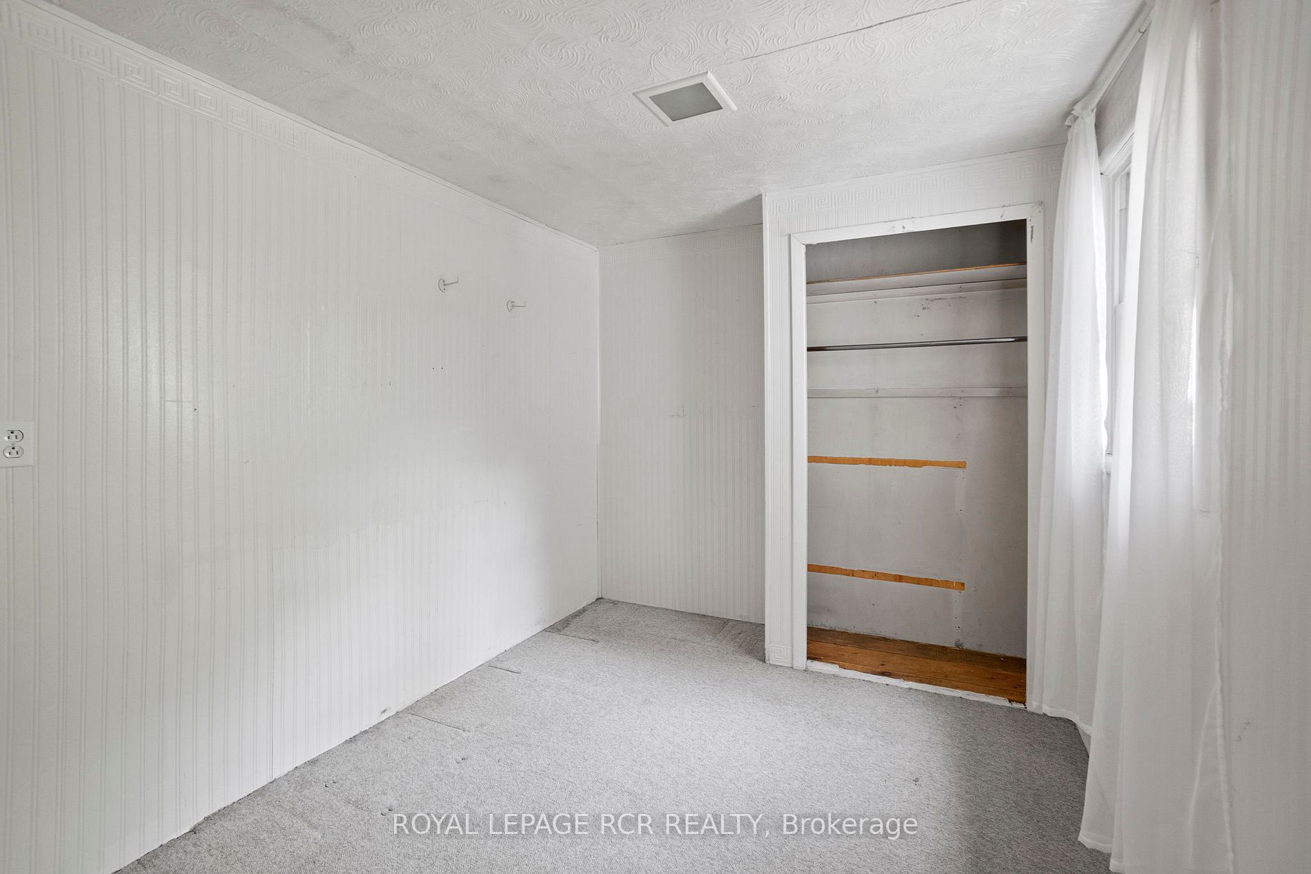 204 Albert St