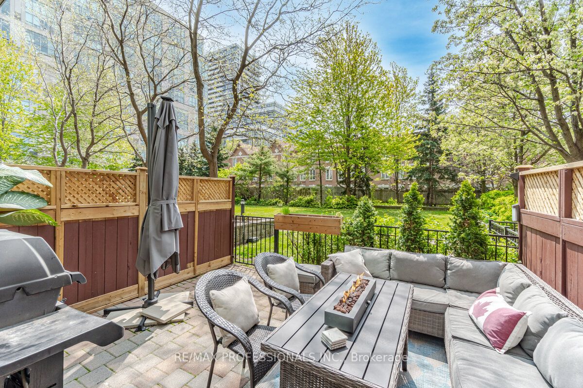 200 Manitoba St, #106
