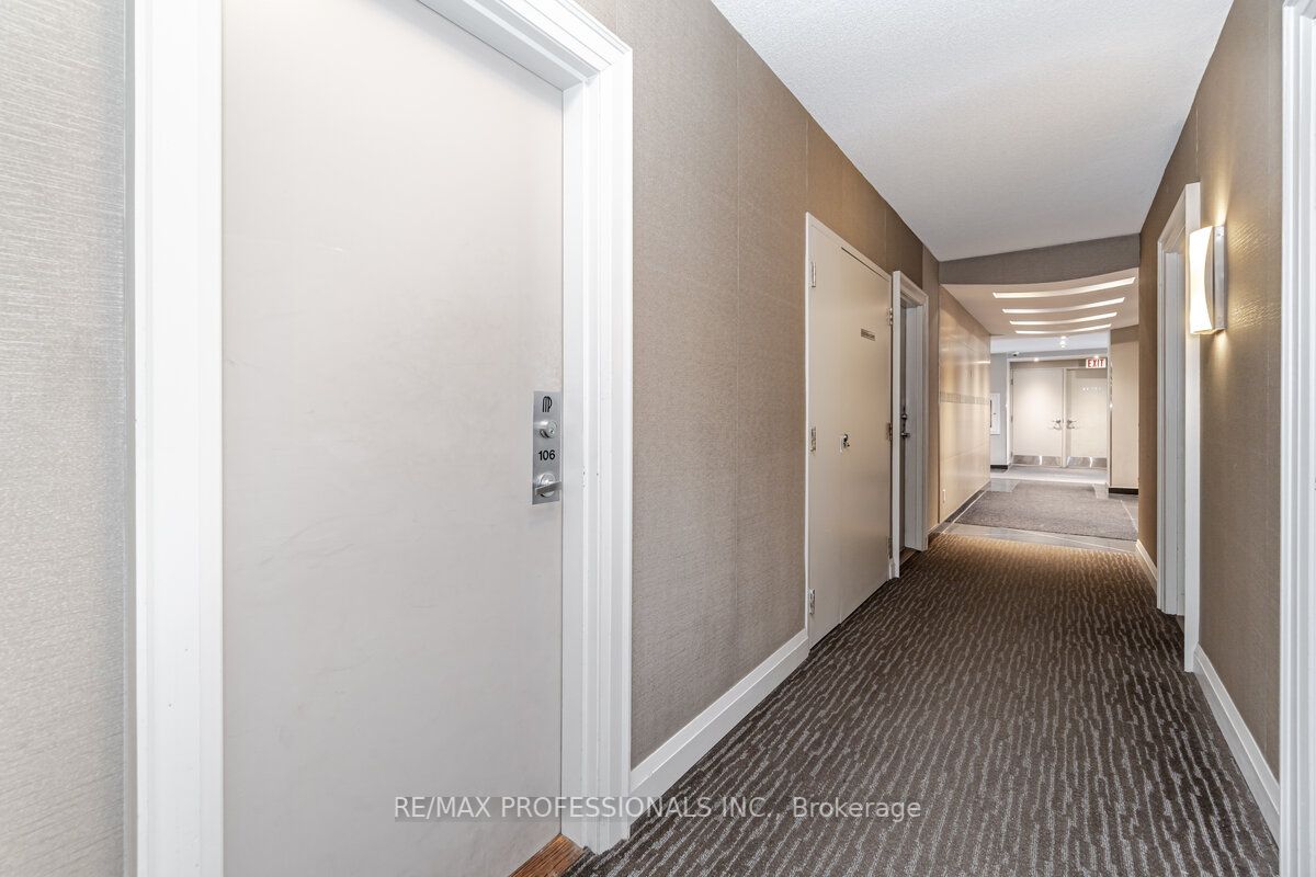 200 Manitoba St, #106
