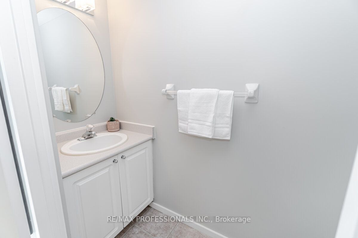 200 Manitoba St, #106