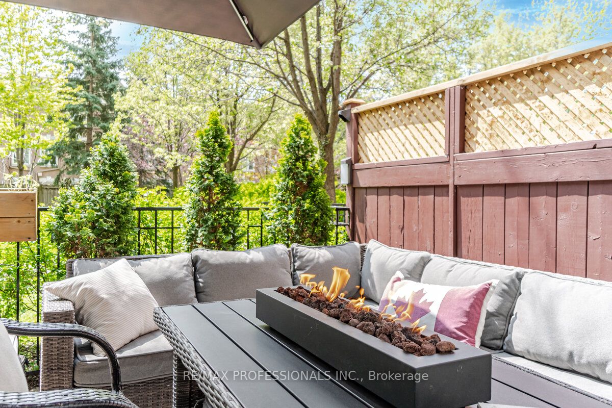 200 Manitoba St, #106