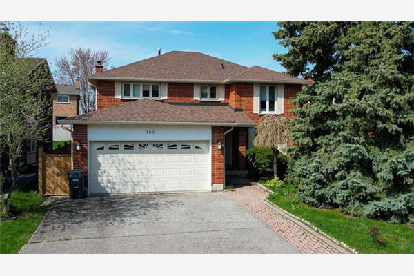 700 Willowbank Tr, Mississauga
