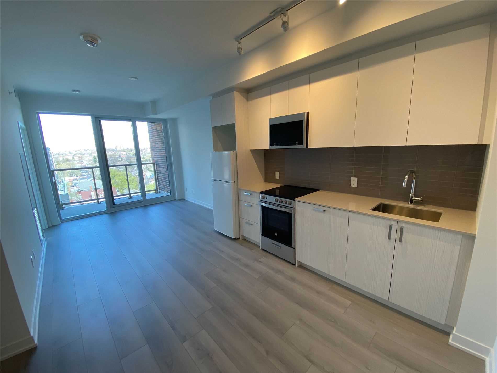 1787 St Clair Ave W, #812