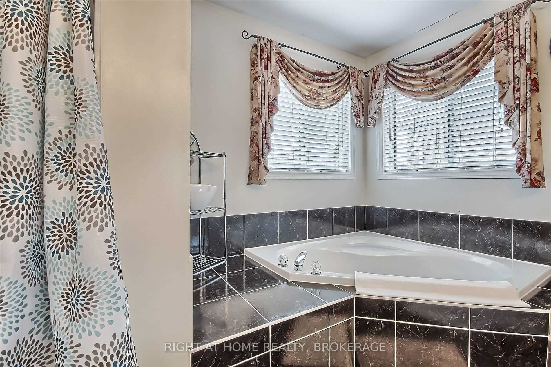 Listing W6029383 - Large Photo # 33