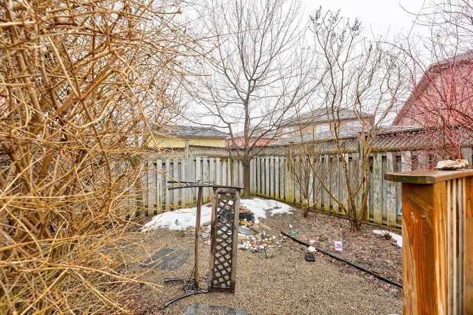 36 Mapleshade Dr