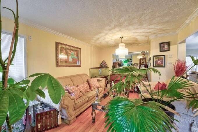36 Mapleshade Dr
