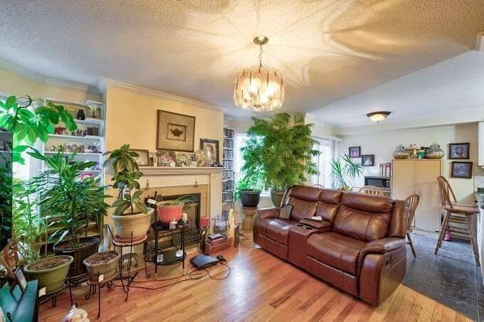 36 Mapleshade Dr