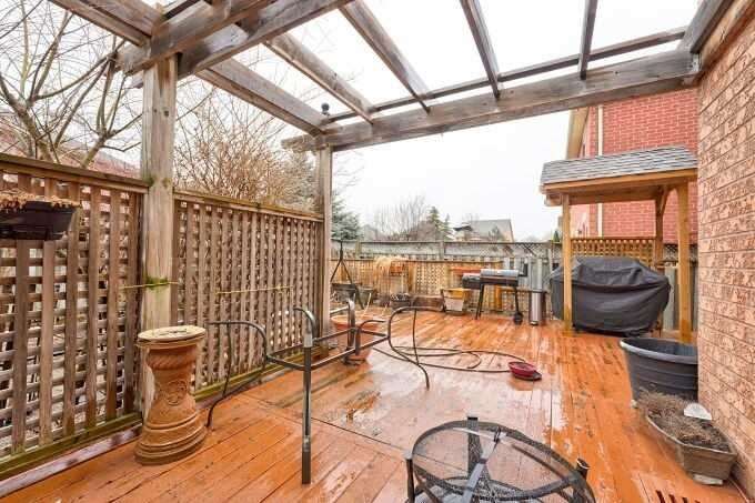 36 Mapleshade Dr