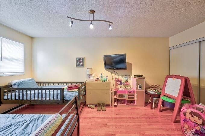 36 Mapleshade Dr