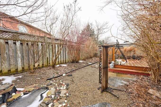 36 Mapleshade Dr