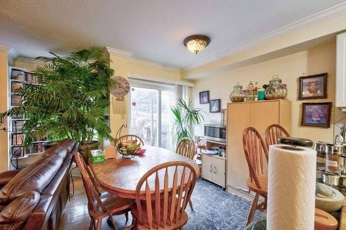 36 Mapleshade Dr