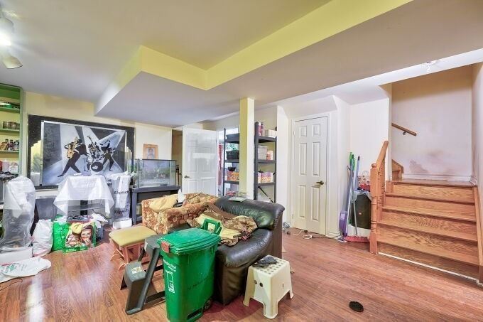 36 Mapleshade Dr
