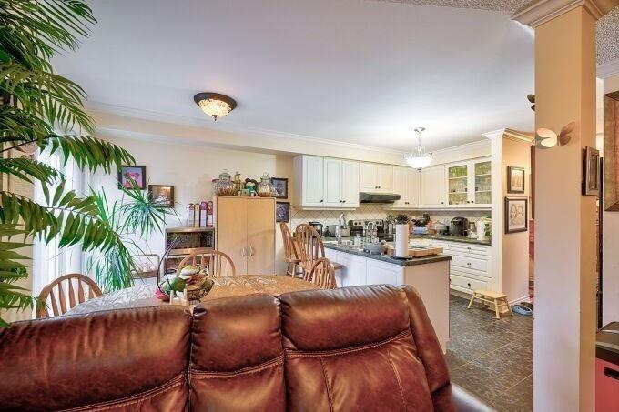 36 Mapleshade Dr