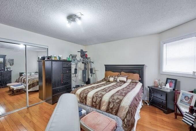 36 Mapleshade Dr