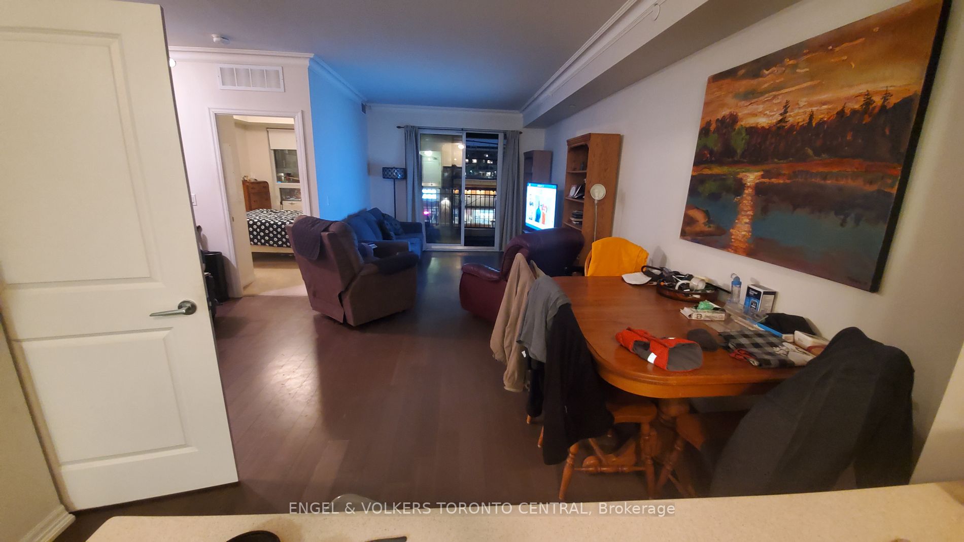 3563 Lake Shore Blvd W, #214