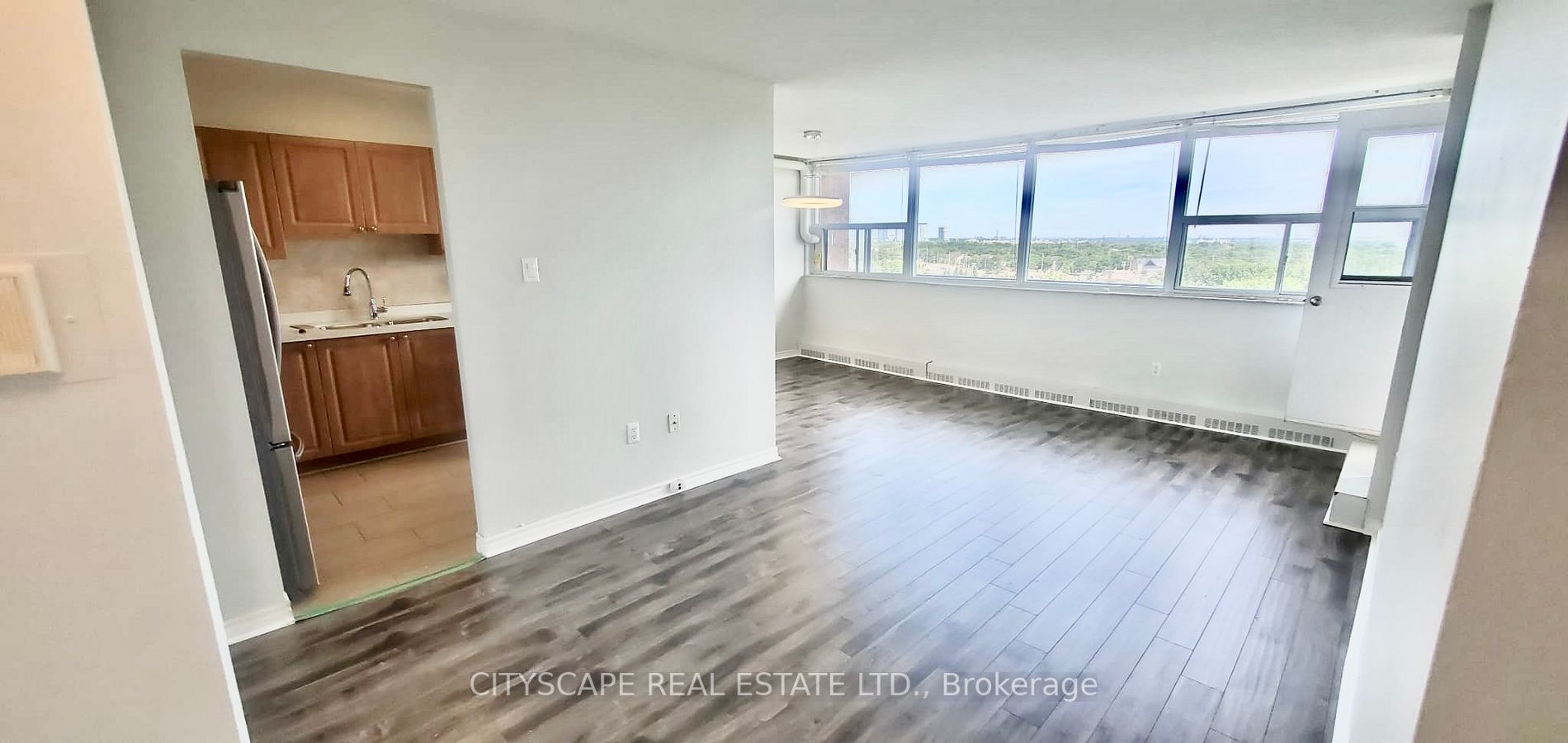 Listing W6031760 - Large Photo # 2