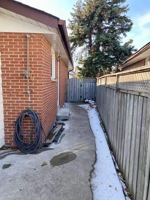 3218 Monica Dr