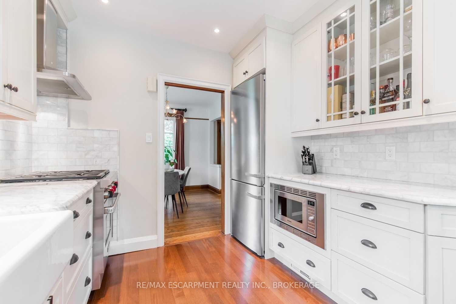 978 North Shore Boulevard W