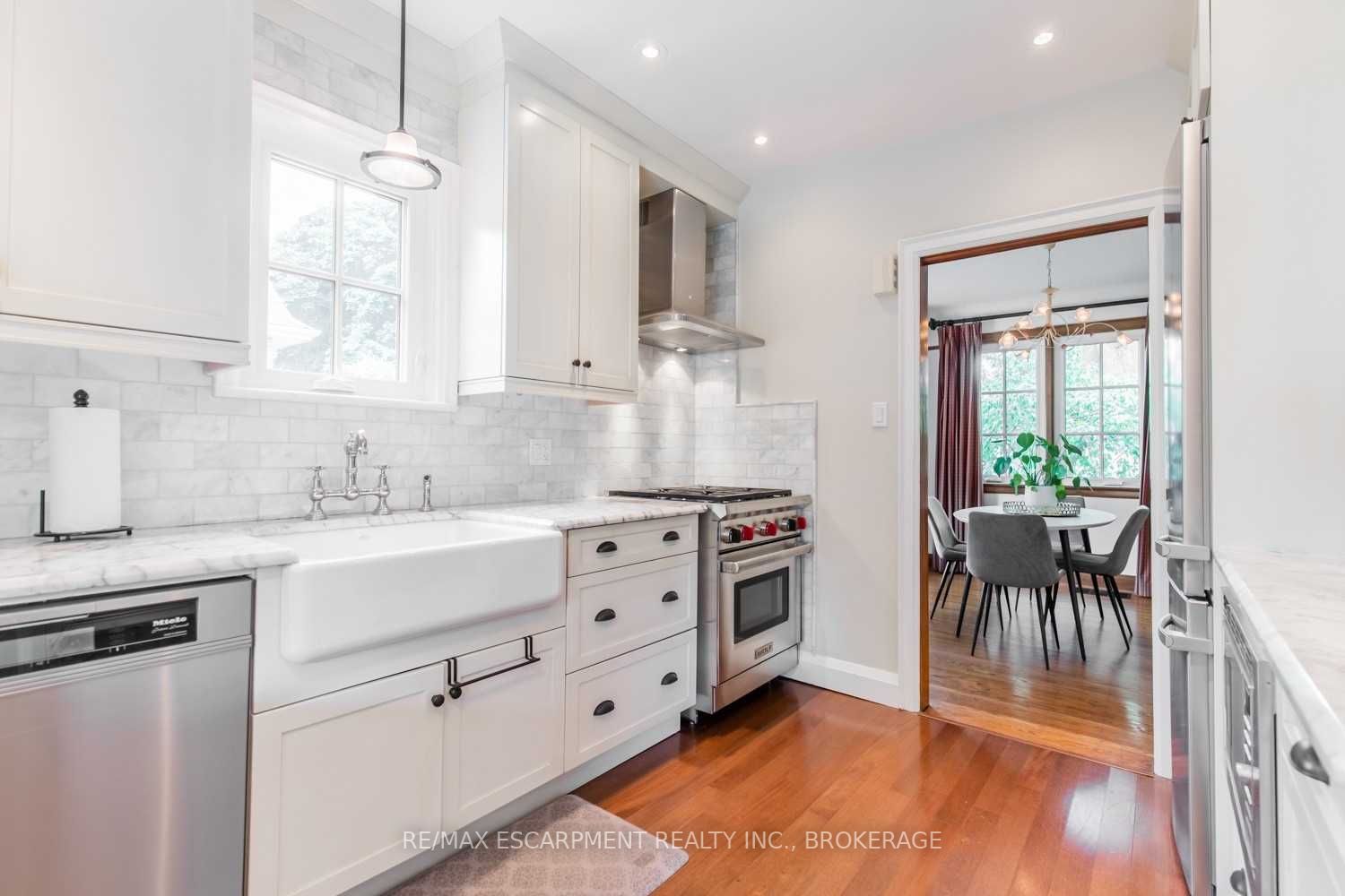 978 North Shore Boulevard W