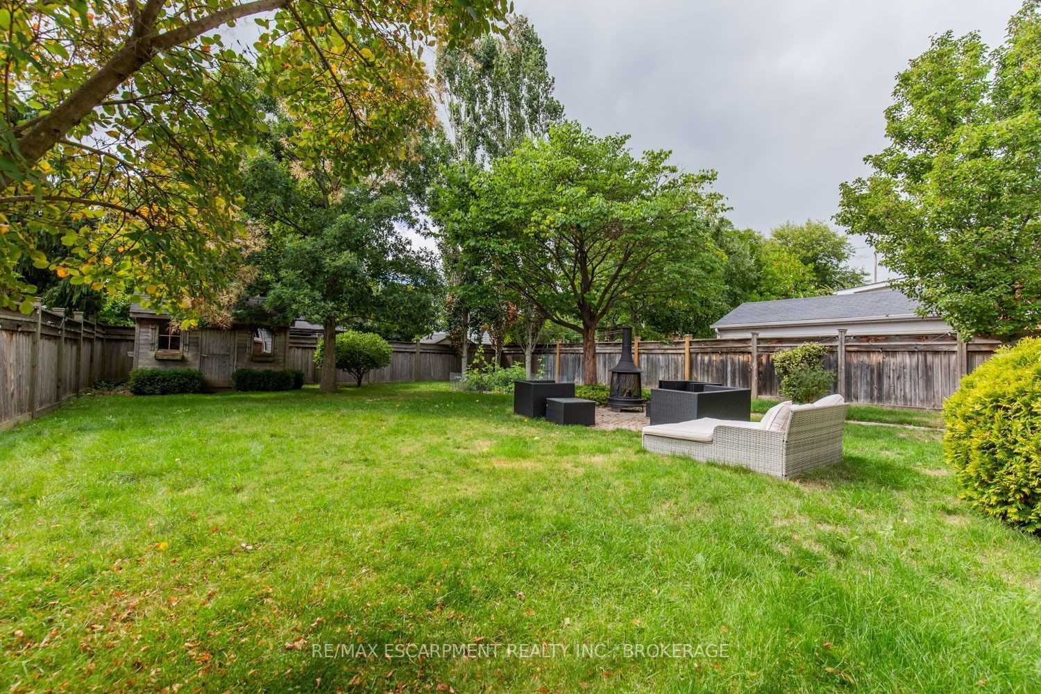 978 North Shore Boulevard W