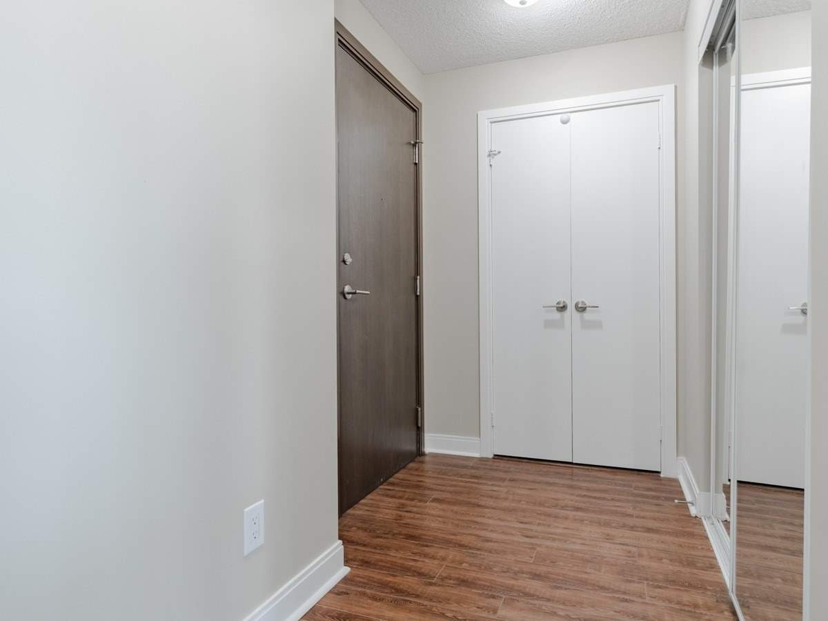 Listing W6033033 - Large Photo # 2