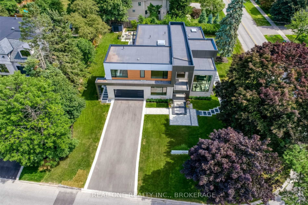 205 Maple Grove Dr, Oakville