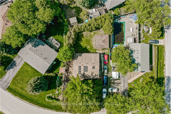 517 Stafford Dr, Oakville