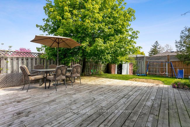 6 Forsythia Rd S