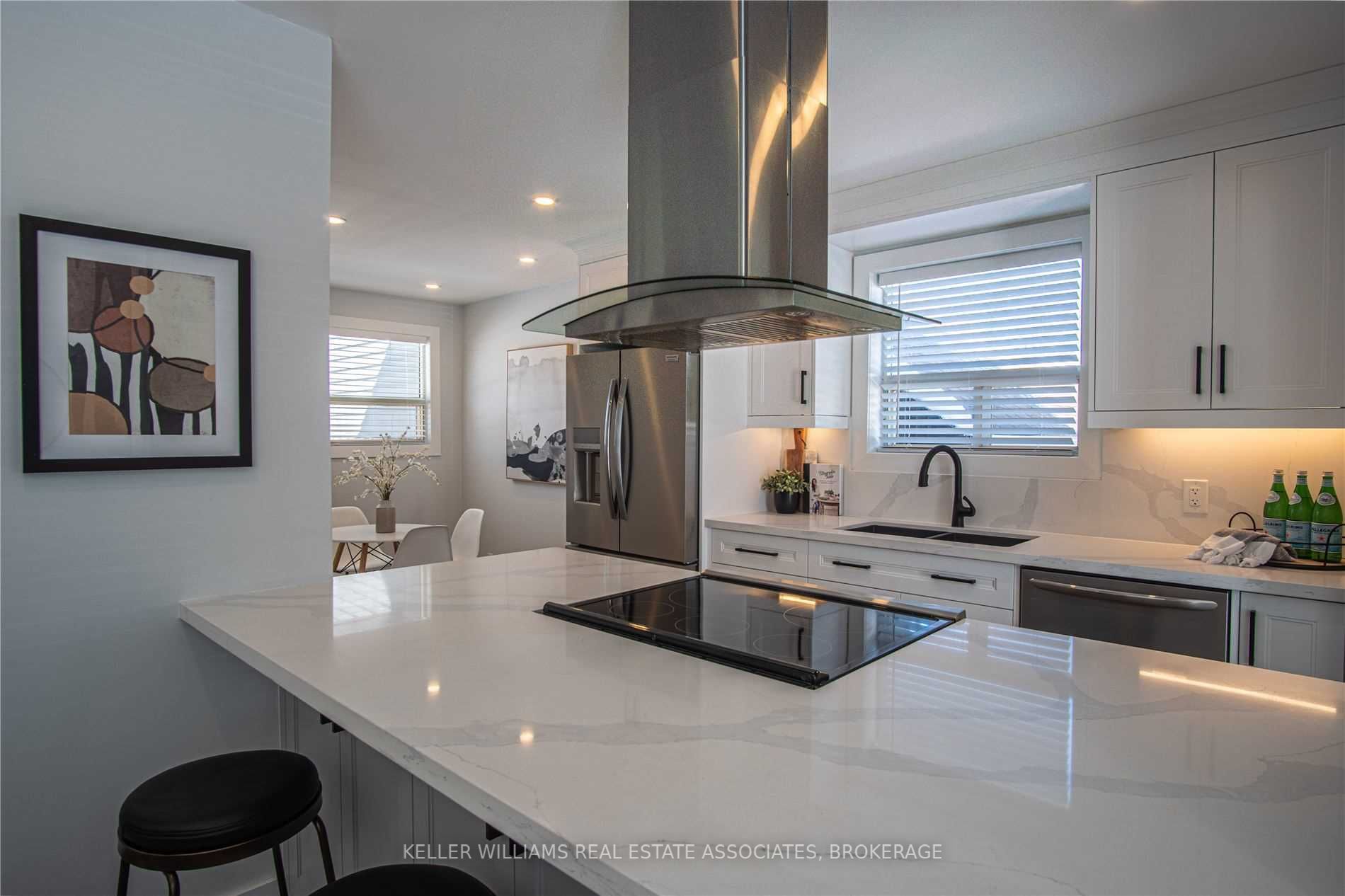 289 Elmwood Cres