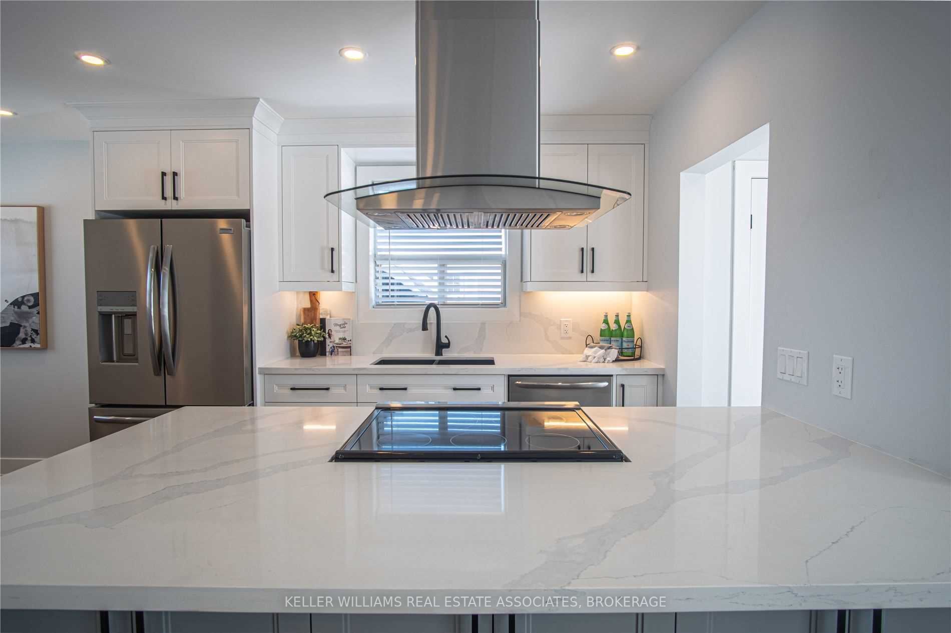 289 Elmwood Cres