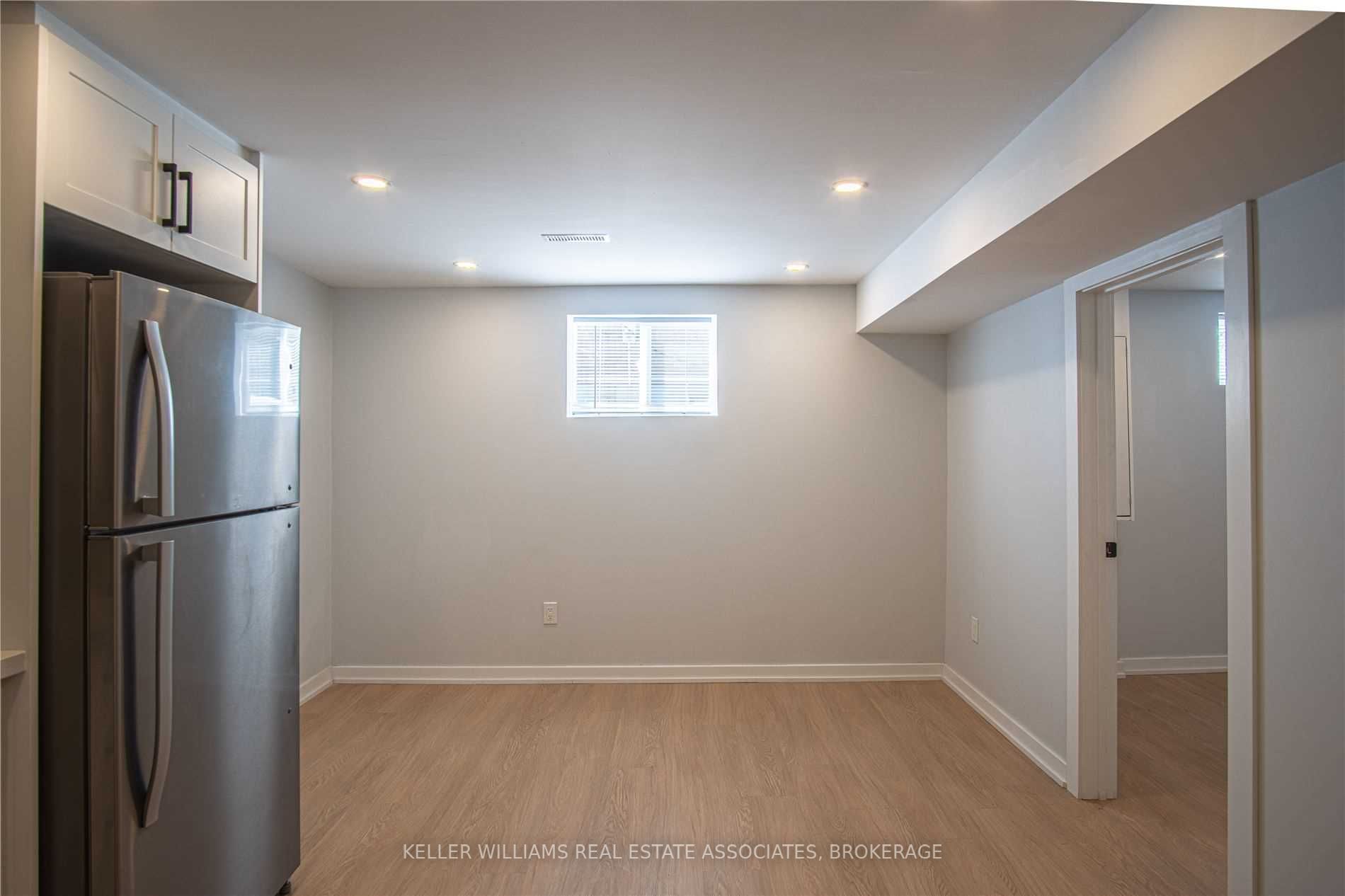 289 Elmwood Cres