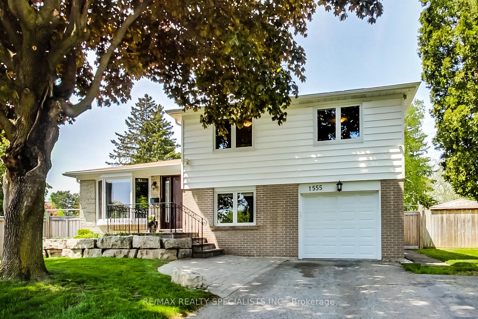 1555 Glen Rutley Circ