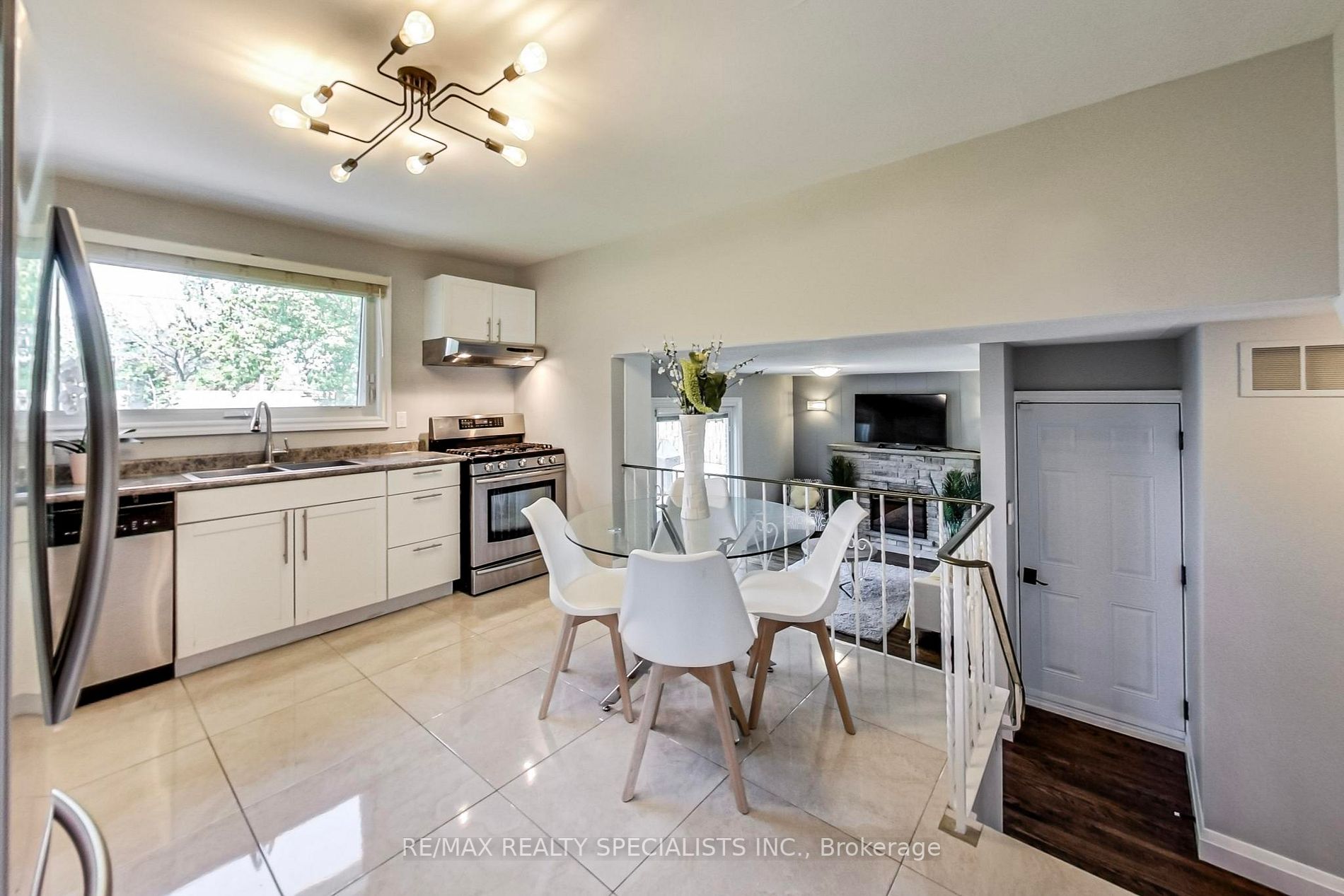 1555 Glen Rutley Circ