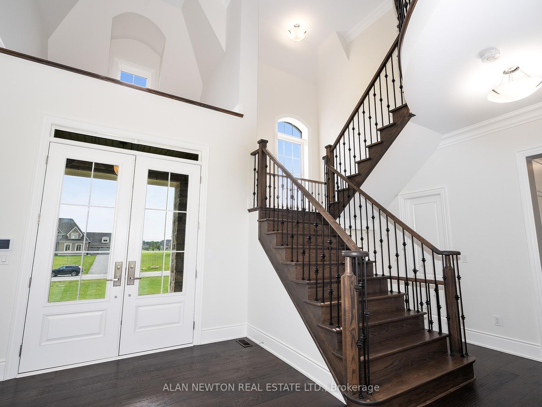 276 Amos Dr