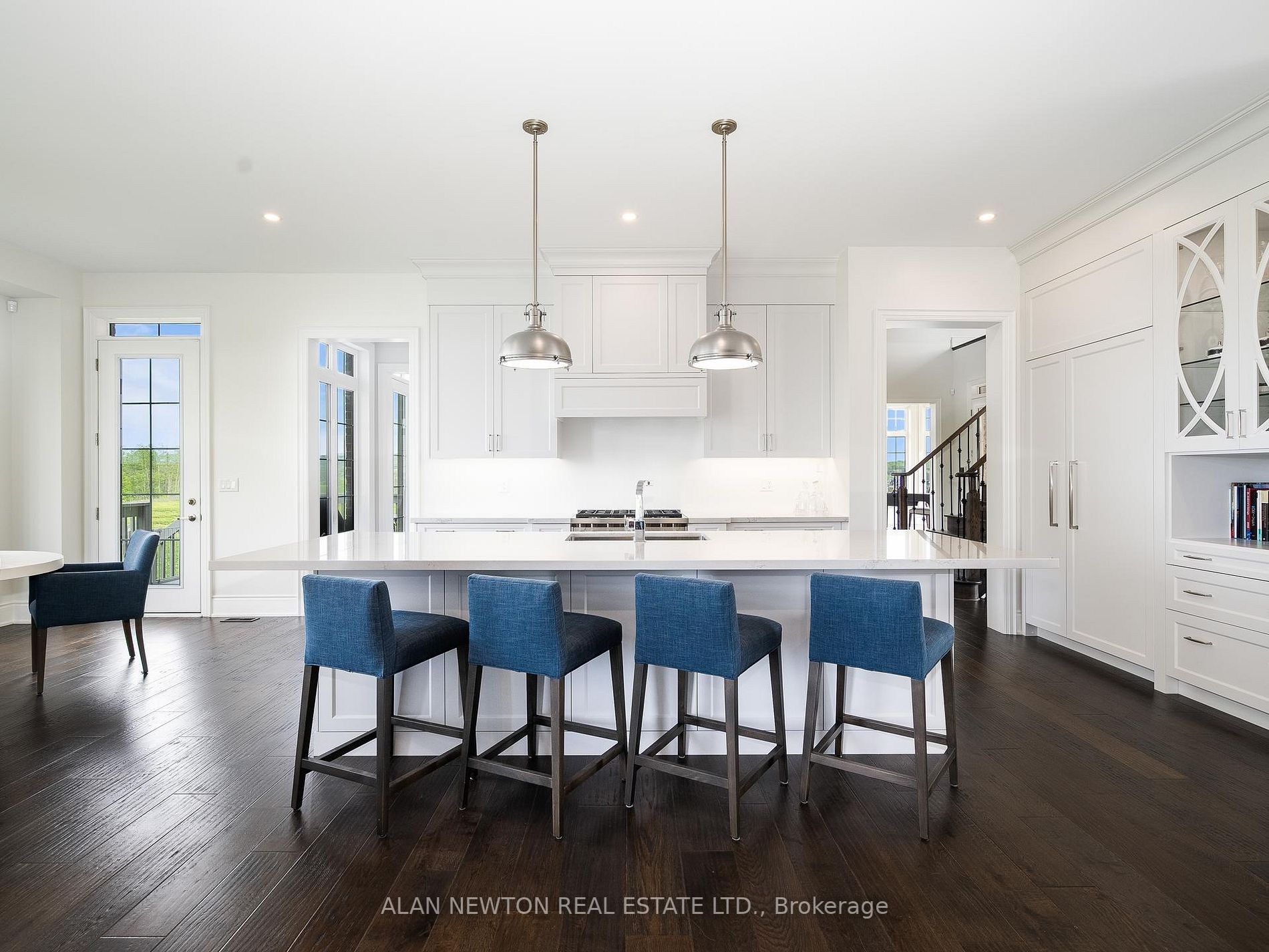 276 Amos Dr